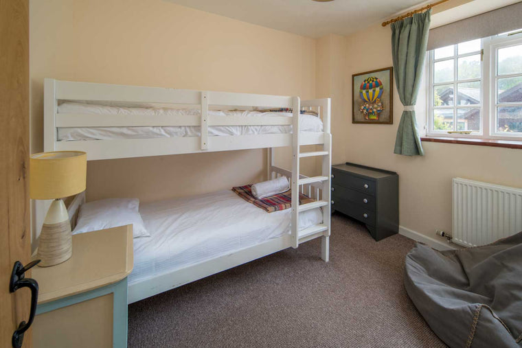 Private room with single bunk £460