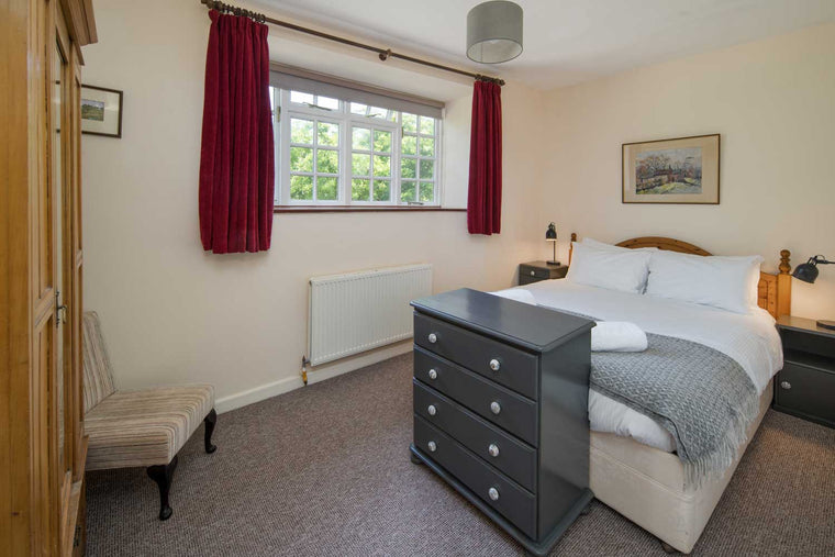 Private room with Shared bathroom £510