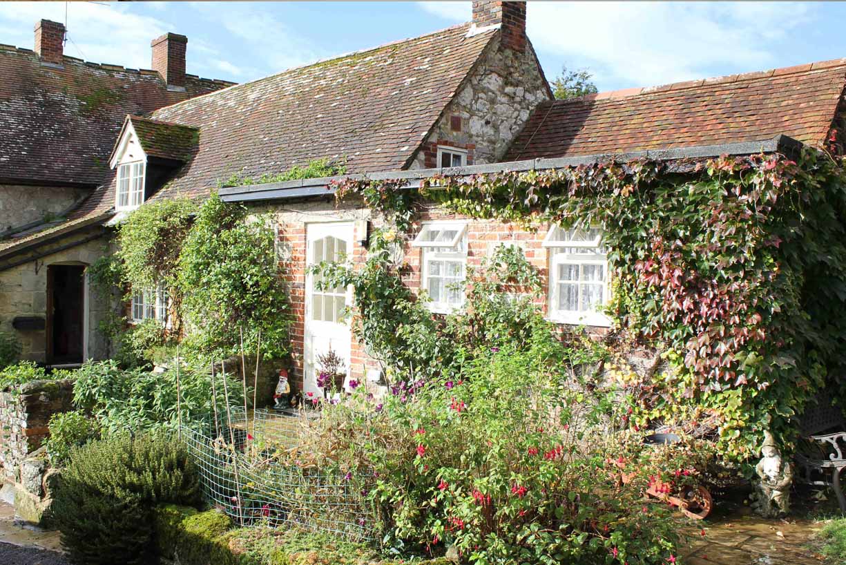 Contage Farm The Farmhouse Cottage | The Garlic Farm